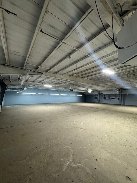 Primary Photo Of 5425 E State St, Montclair Manufacturing For Lease