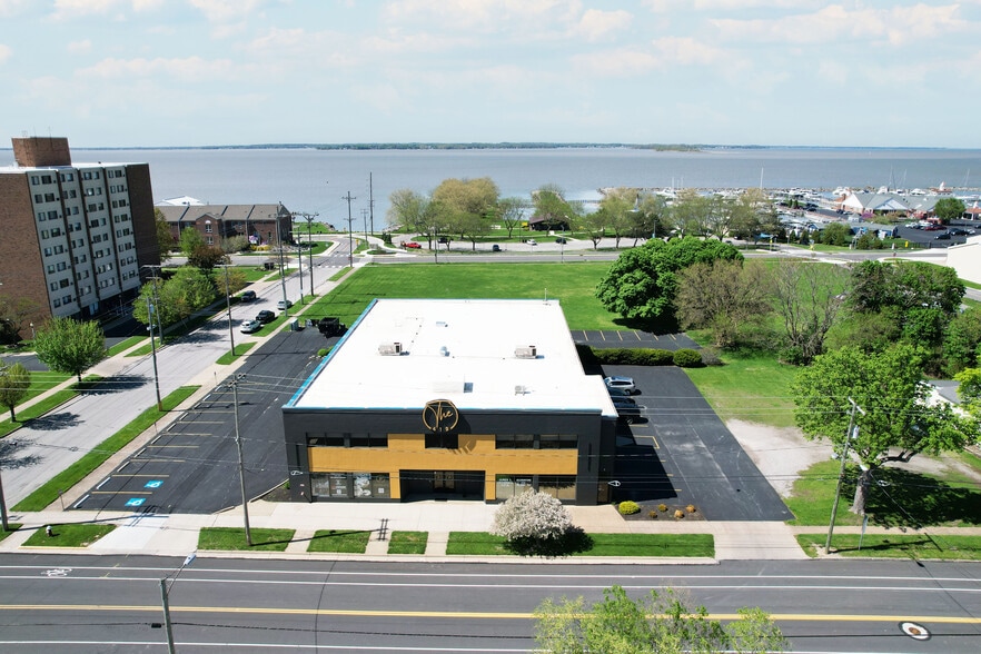 More Photos Of 419 E Market St, Sandusky Hotel For Sale