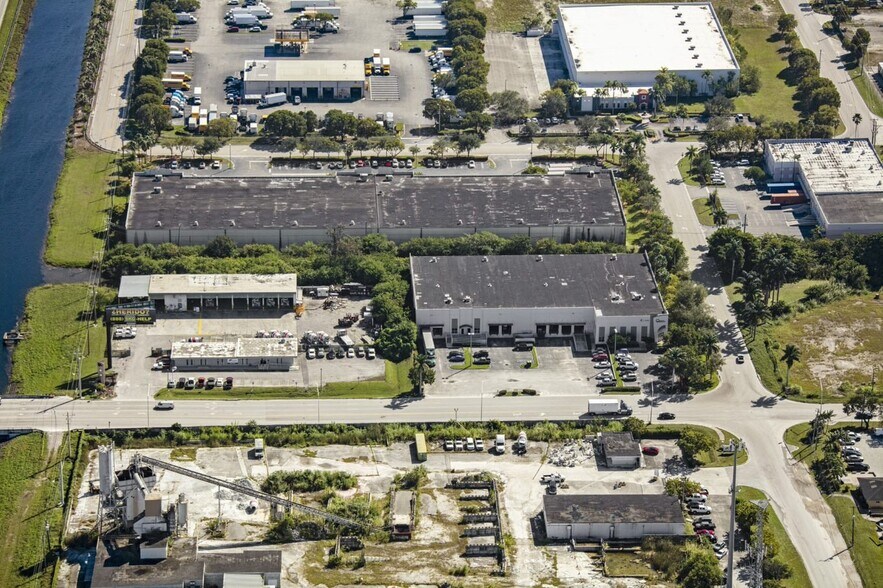 More Photos Of 11200 NW 138th St, Medley Warehouse For Lease