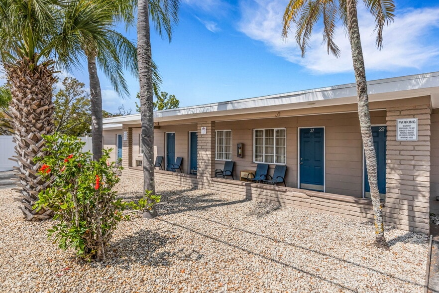 More Photos Of 340 Tamiami Trl S, Venice Hotel For Sale