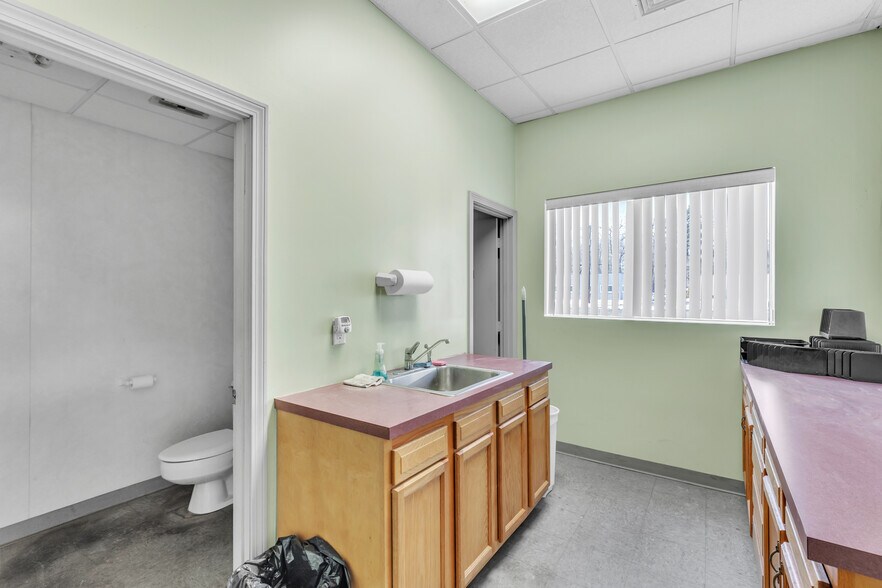 More Photos Of 96A Mainline Dr, Westfield Warehouse For Lease