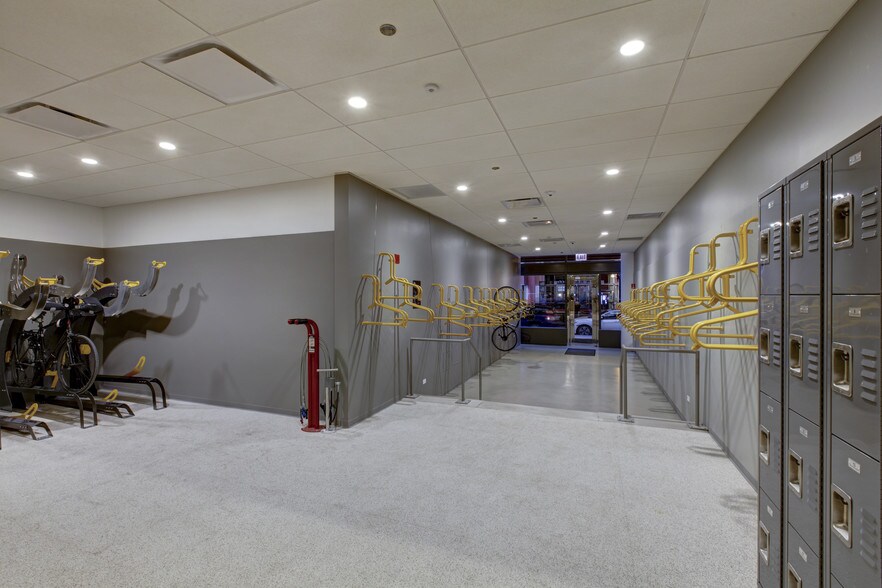 More Photos Of 203 N LaSalle St, Chicago Office For Lease