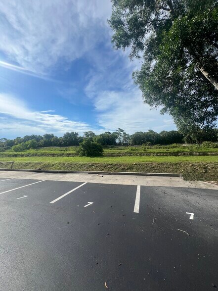 More Photos Of 3651-3663 Arnold Ave, Naples Light Manufacturing For Lease