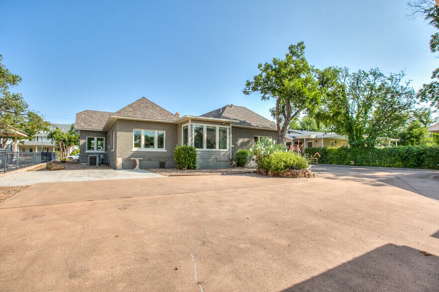 More Photos Of 421 W Concho Ave, San Angelo Office For Lease