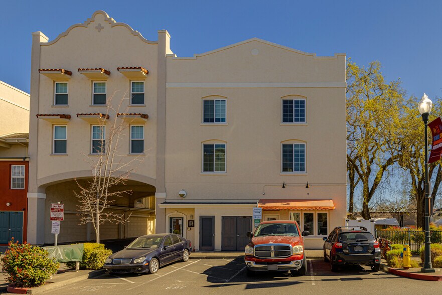 More Photos Of 220 Windsor River Rd, Windsor Apartments For Sale