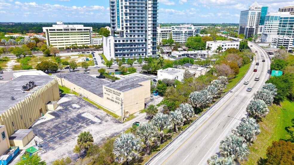 More Photos Of 9621 S Dixie Hwy, Miami Freestanding For Sale