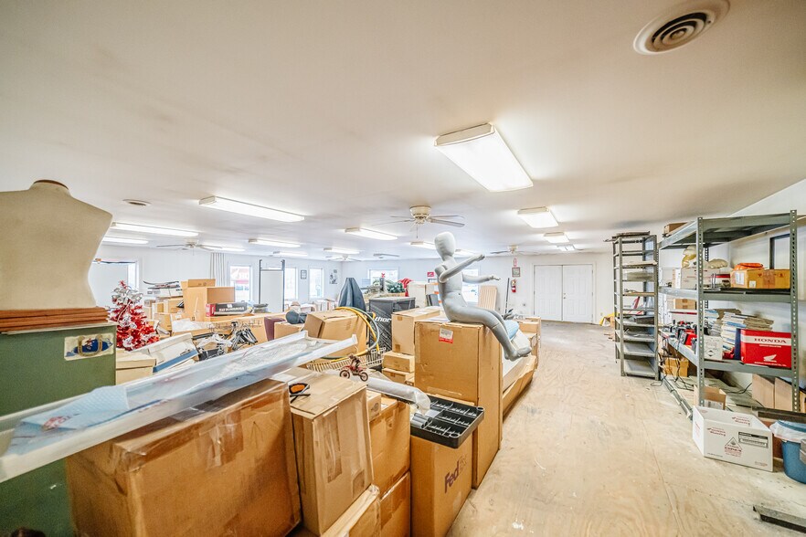 More Photos Of 1014 W Main St, Princeton Freestanding For Sale