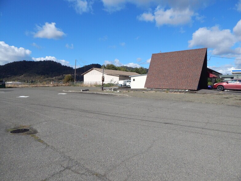 More Photos Of 2478 NE Stephens St, Roseburg Land For Lease