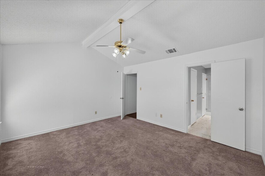 More Photos Of 210-212 Saint Marys Pl, Rockwall Apartments For Sale