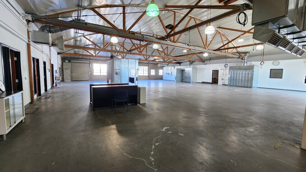 More Photos Of 89-91 N San Gabriel Blvd, Pasadena Warehouse For Lease