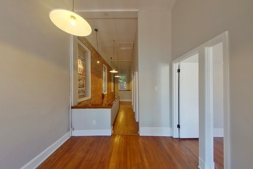 More Photos Of 211 Main St, Annapolis Storefront Retail Office For Lease