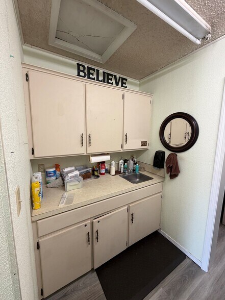 More Photos Of 2602 Chandler Rd, Muskogee Office For Sale