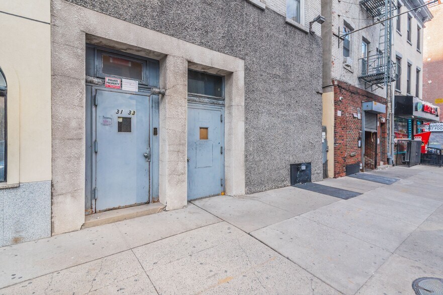 More Photos Of 35 Madison St, New York Apartments For Sale