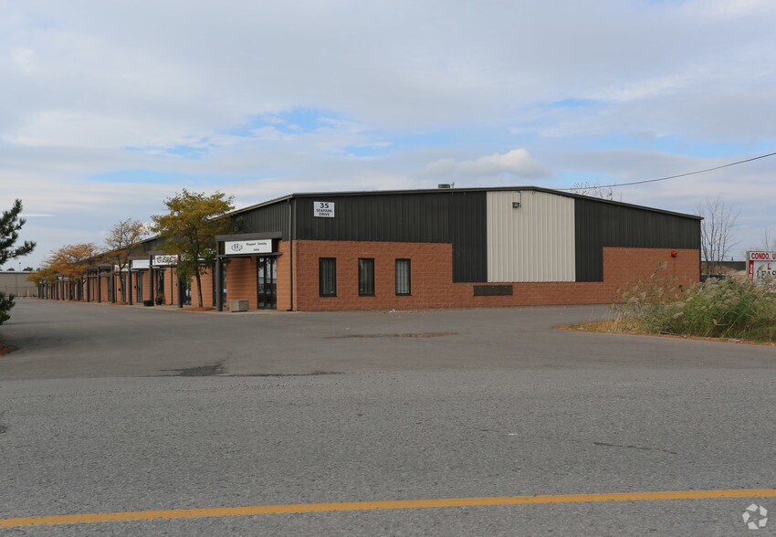 Primary Photo Of 35 Seapark Dr, St Catharines Showroom For Lease