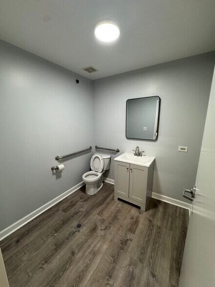 More Photos Of 415 N Aberdeen St, Chicago Loft Creative Space For Lease