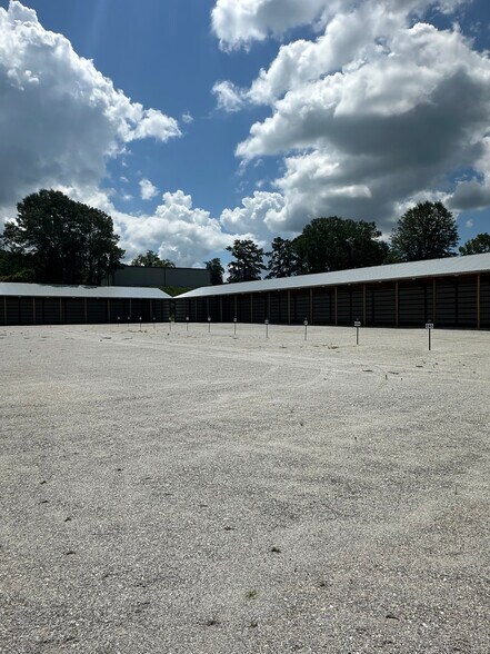 More Photos Of 825 Airport Dr, Alexander City Land For Lease