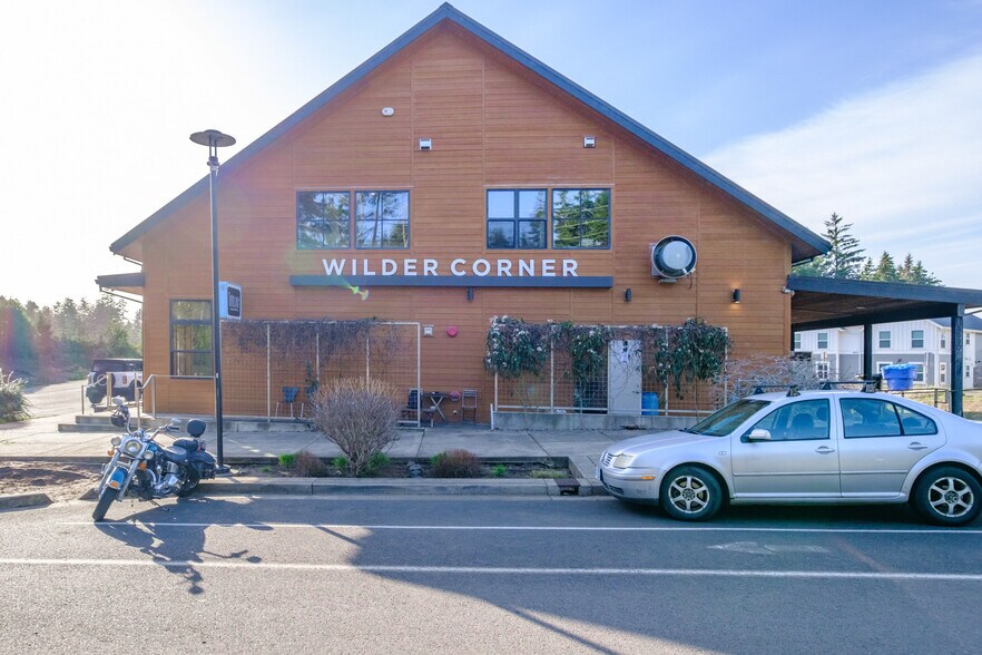 More Photos Of 755 SE College Way, Newport General Retail For Sale