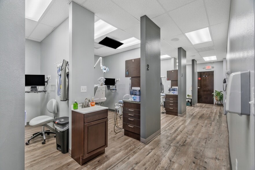 More Photos Of 5111 Troup Hwy, Tyler Storefront For Sale