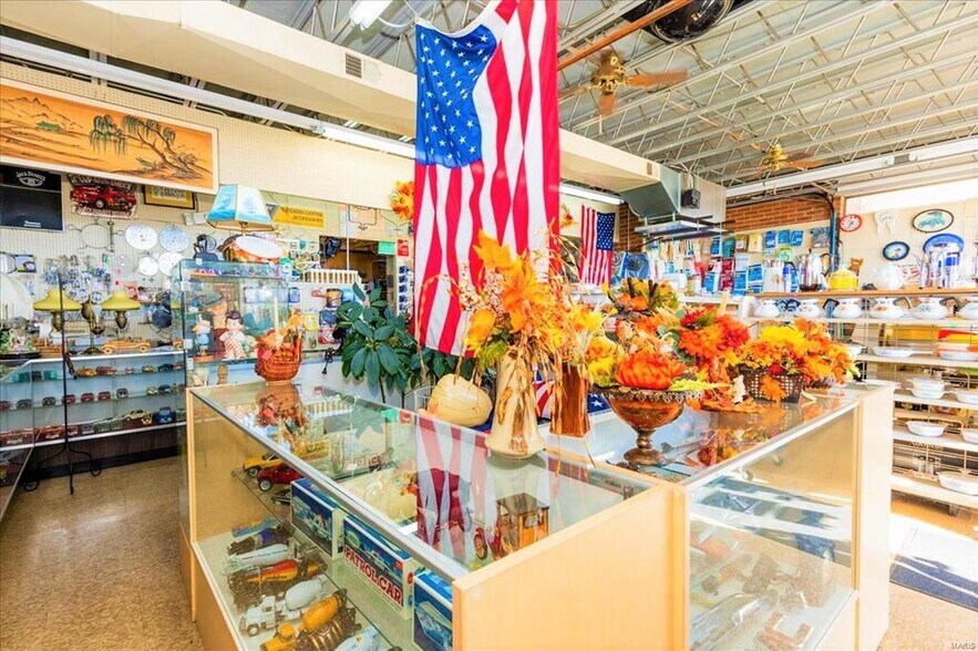 More Photos Of 9979 Watson Rd, Saint Louis Storefront Retail Office For Sale