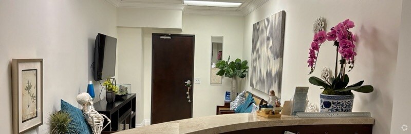 More Photos Of 20072 SW Birch St, Newport Beach Medical For Lease