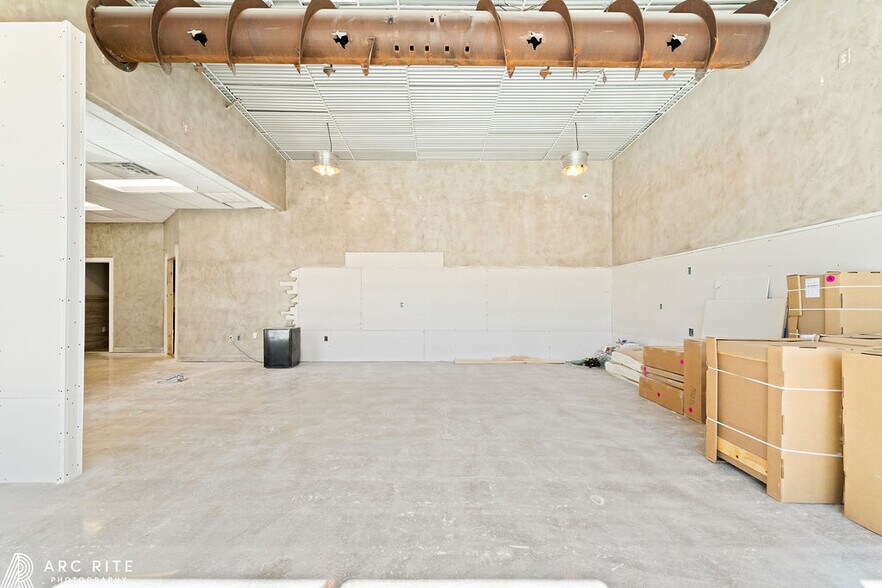 More Photos Of 5820 66th St, Lubbock Storefront Retail Office For Sale