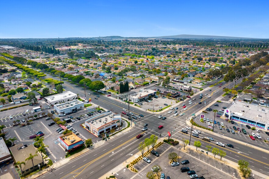 More Photos Of 5900-5912 Del Amo Blvd, Lakewood Freestanding For Sale