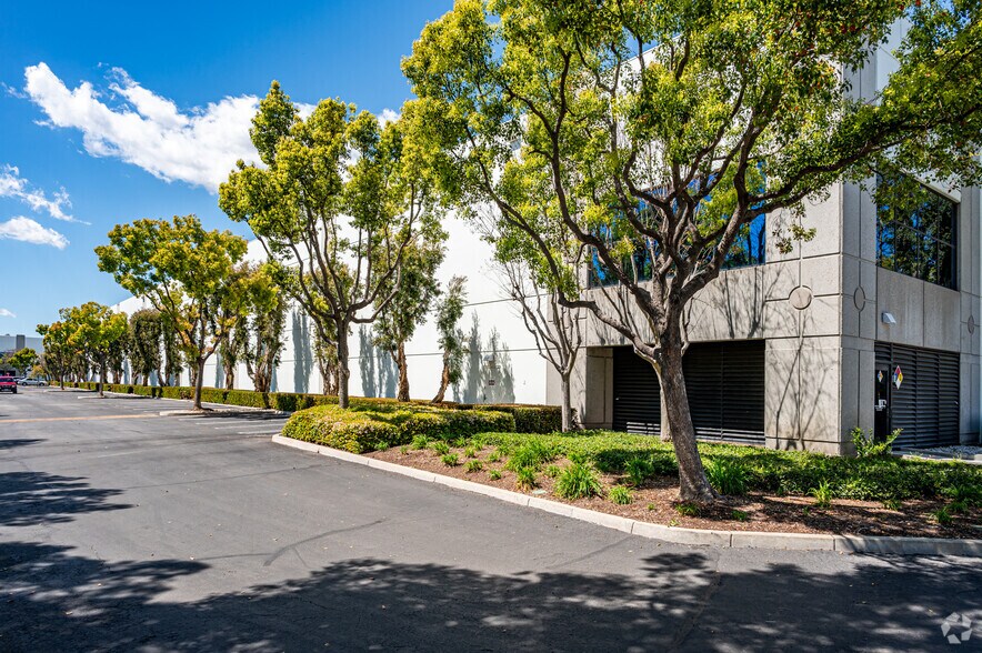 More Photos Of 1320 S Baker Ave, Ontario Warehouse For Lease