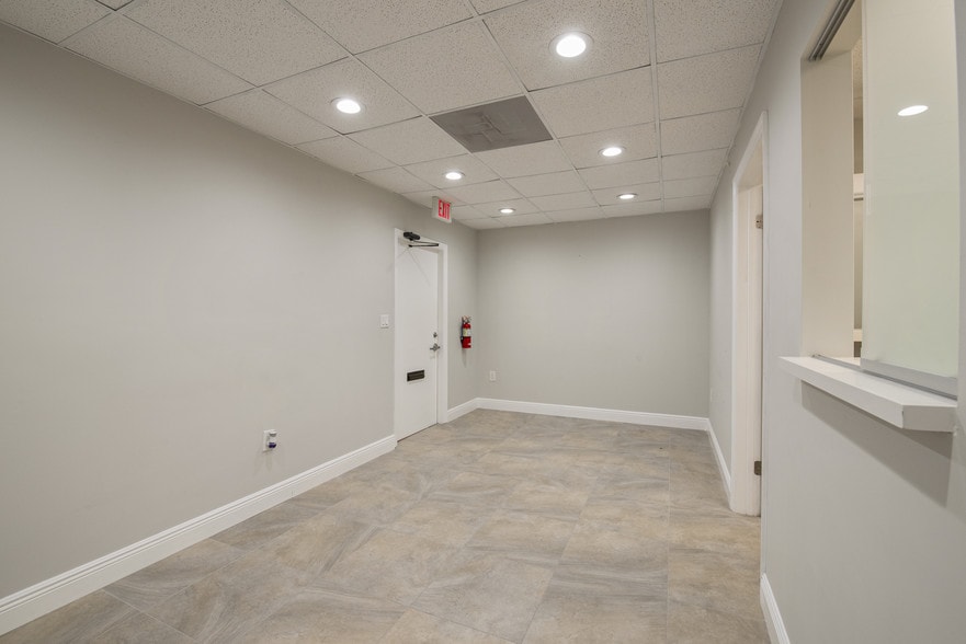 More Photos Of 555 Biltmore Way, Coral Gables Medical For Sale