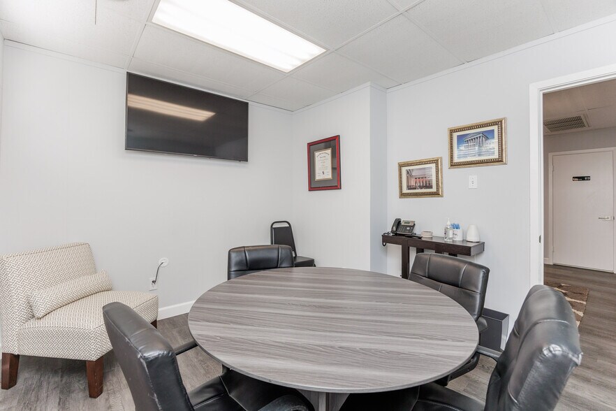 More Photos Of 525 Clifford St, Corpus Christi Office For Sale