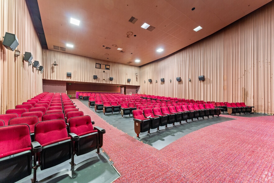 More Photos Of 1521 S Bradley Rd, Santa Maria Movie Theatre For Sale