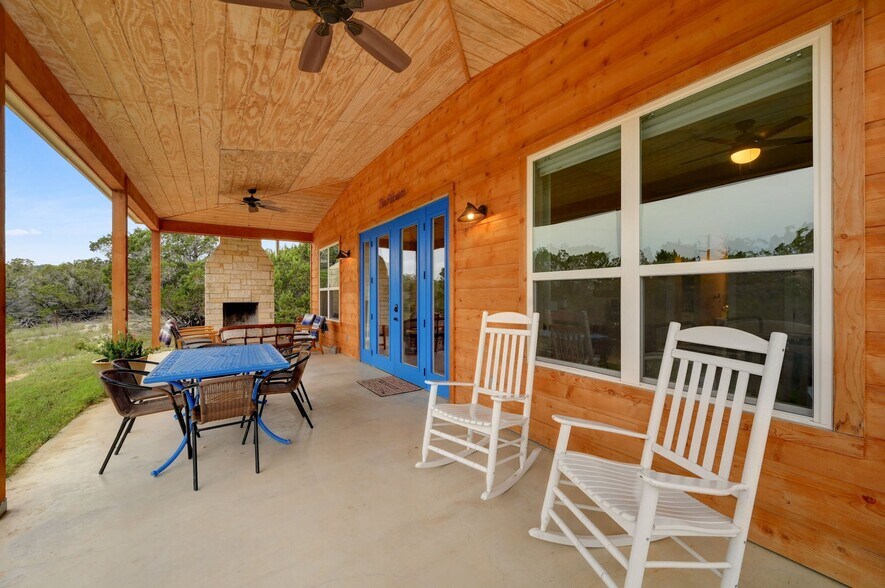 More Photos Of 7400 McGregor Ln, Dripping Springs Hotel For Sale