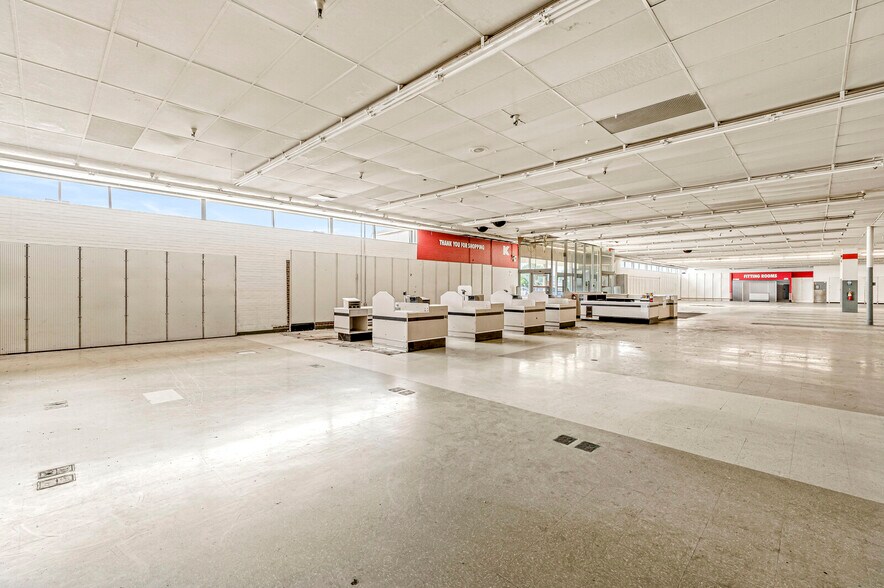 More Photos Of 1519 IN-37, Elwood Storefront Retail Office For Lease