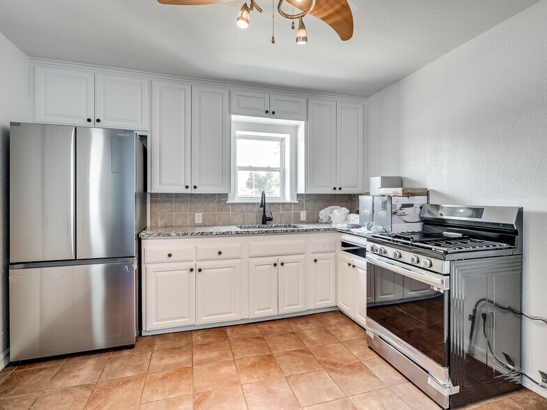 More Photos Of 2508 W I 44 Service Rd, Oklahoma City Storefront Retail Office For Sale