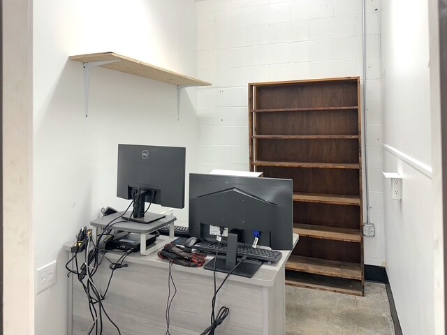 More Photos Of 616 US Highway 181, Taft Freestanding For Sale