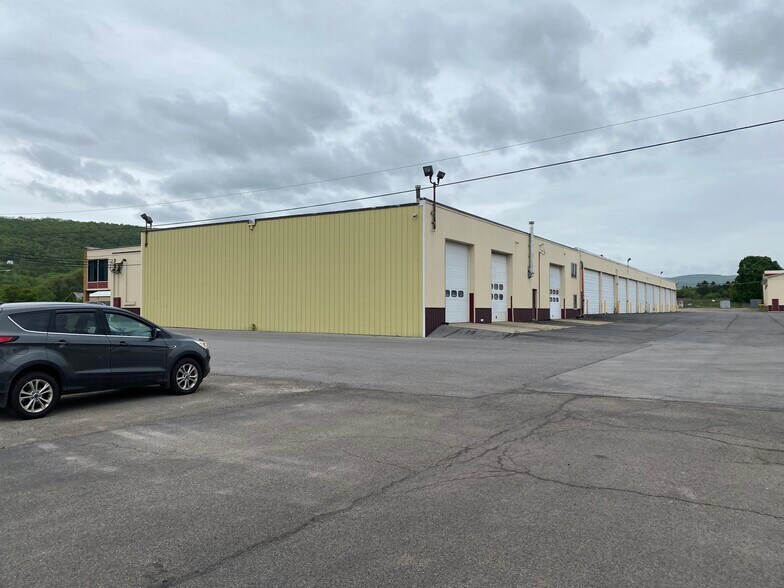 More Photos Of 9356 Main St, Dansville Unknown For Lease