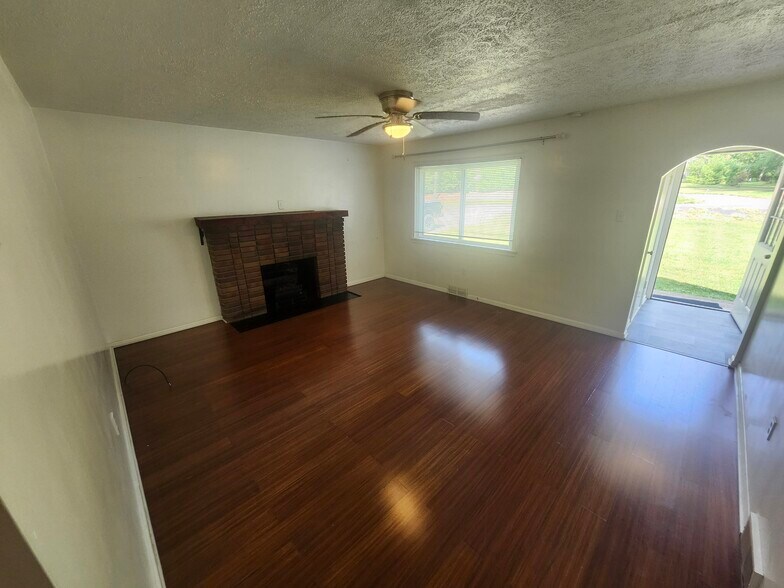More Photos Of 147 Georgetown Rd, Beaver Falls Apartments For Sale