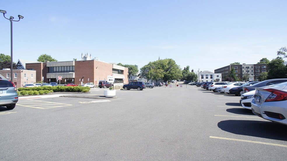 More Photos Of 11 Belden Ave, Norwalk Office For Lease