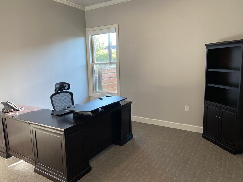 More Photos Of 16328 Muirfield Pl, Edmond Office For Lease