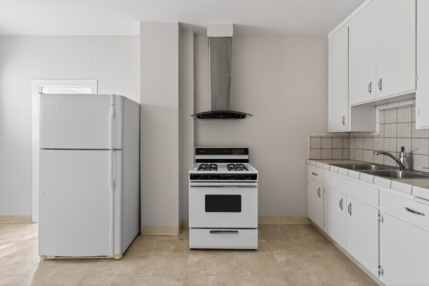 More Photos Of 1011 E 11th St, Oakland Religious Facility For Sale