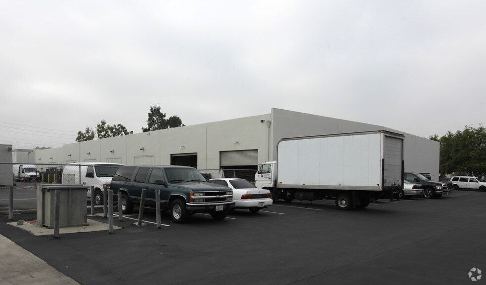 More Photos Of 10611 Lawson River Ave, Fountain Valley Warehouse For Lease