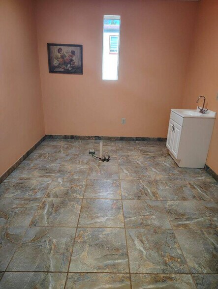 More Photos Of 326 Bustleton Pike, Feasterville Trevose Office For Sale