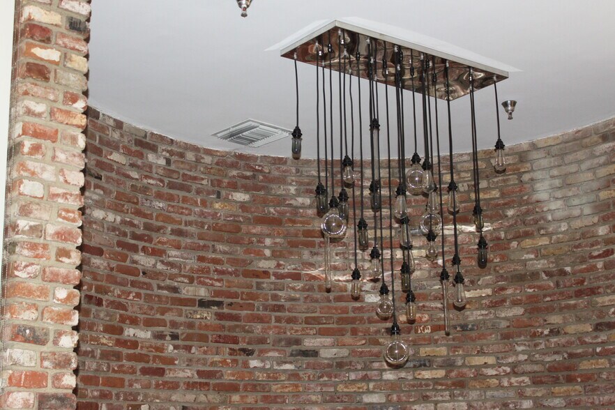 More Photos Of 3131 S Broadway, Los Angeles Manufacturing For Lease