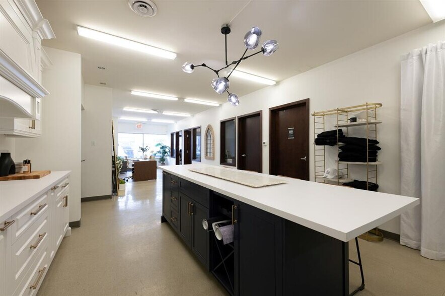 More Photos Of 380 Mackenzie Blvd, Fort McMurray Warehouse For Lease