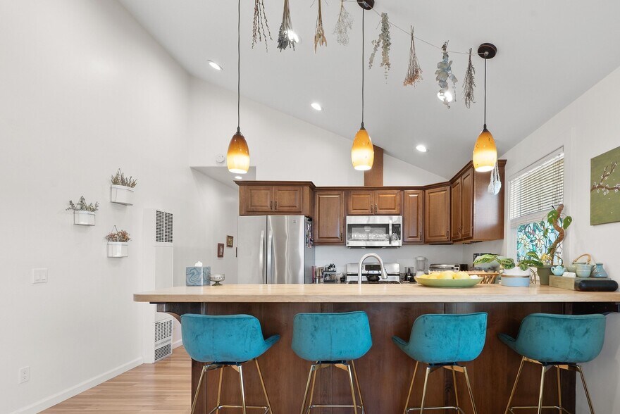 More Photos Of 420 Capitola Road Ext, Santa Cruz Apartments For Sale