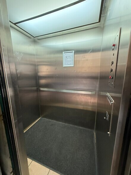 More Photos Of 2715 N Central Ave, Chicago Medical For Lease