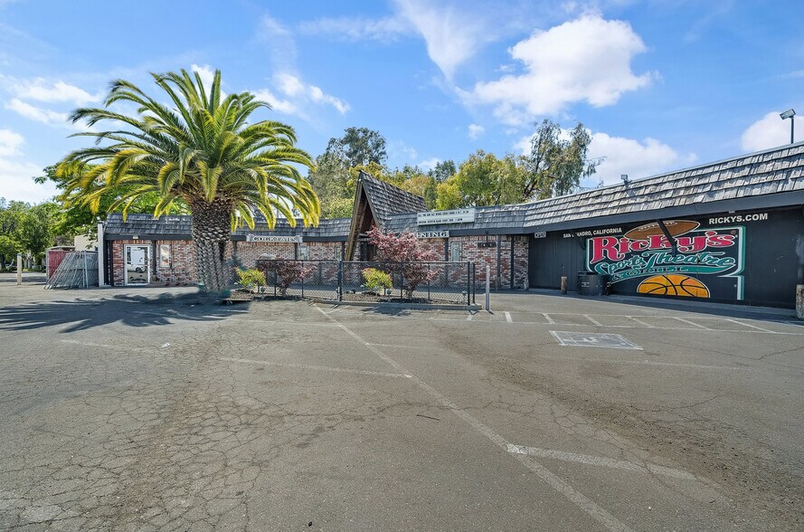 More Photos Of 15028 Hesperian Blvd, San Leandro Freestanding For Sale