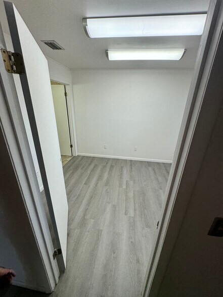 More Photos Of 2528-2530 Us-1, Saint Augustine Loft Creative Space For Lease