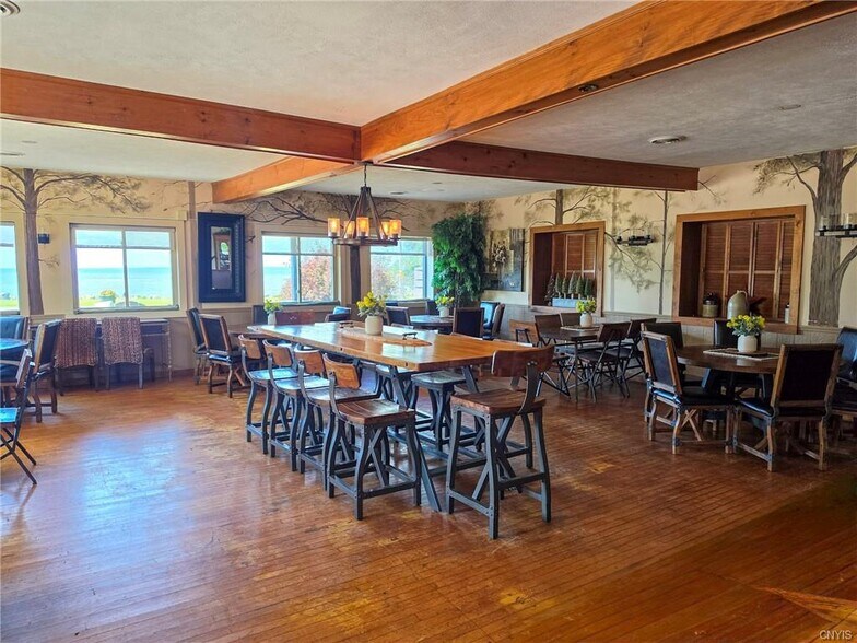 More Photos Of 6266 Lakeshore Rd, Verona Beach Restaurant For Sale