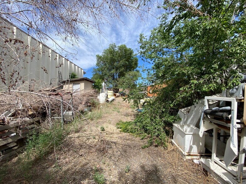 More Photos Of 3030-3040 S Vallejo St, Englewood Warehouse For Sale