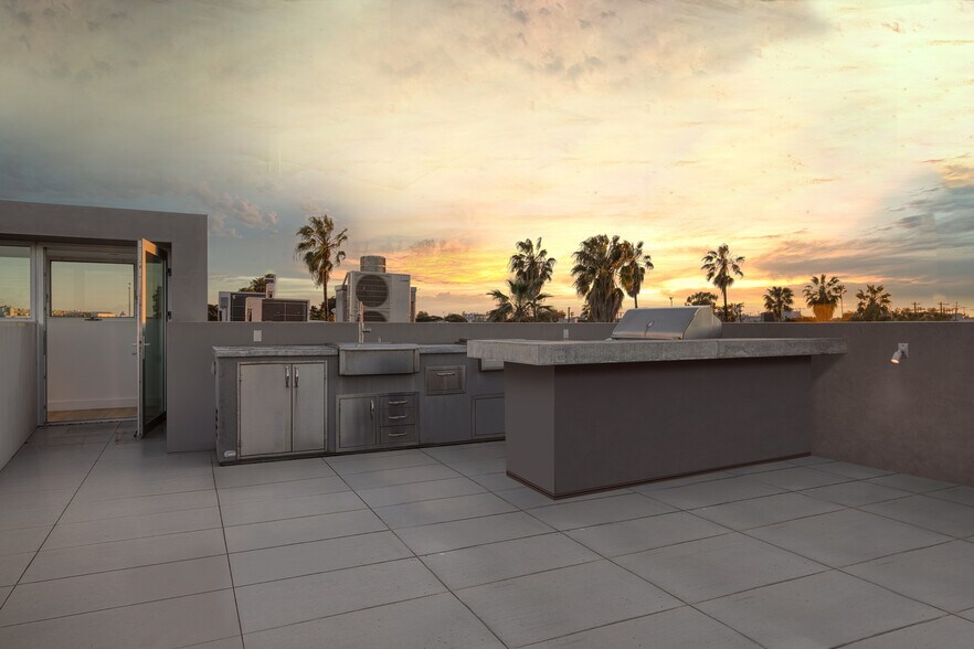 More Photos Of 1015 Abbot Kinney Blvd, Venice Office Residential For Sale